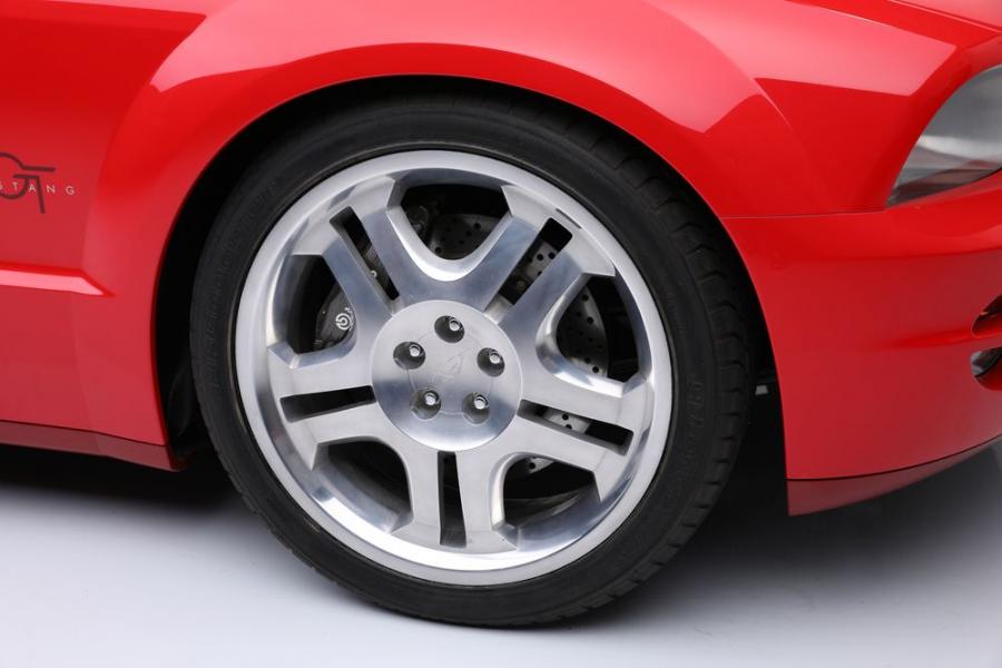 Багажник Ford Mustang GT Convertible Concept 2004 года  (фото 6 из 51)